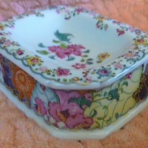 Vintage cellar Salt/soap dish